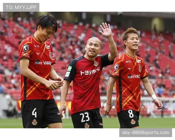 浦和红钻本赛季状态起伏,联赛表现多次不及预期,关键球员缺席影响竞争力。 浦和红钻本赛季状态起伏,联赛表现多次不及预期,关键球员缺席影响竞争力。